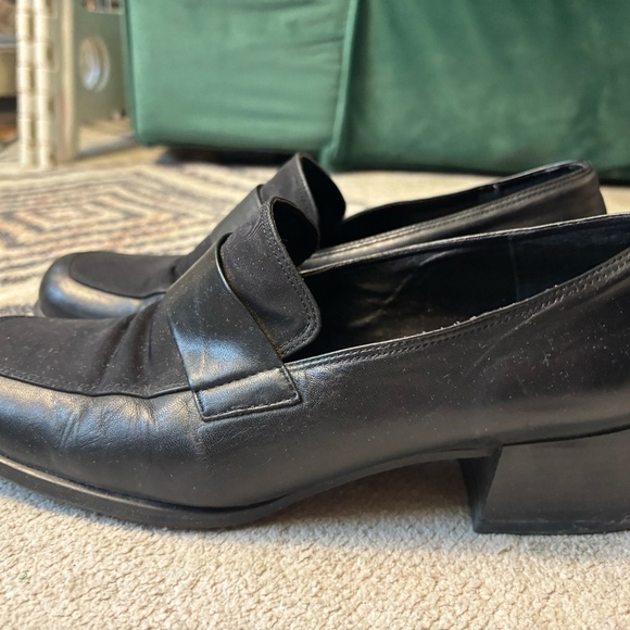 Vintage 90s /y2k black loafer heels - Picture 7 of 9